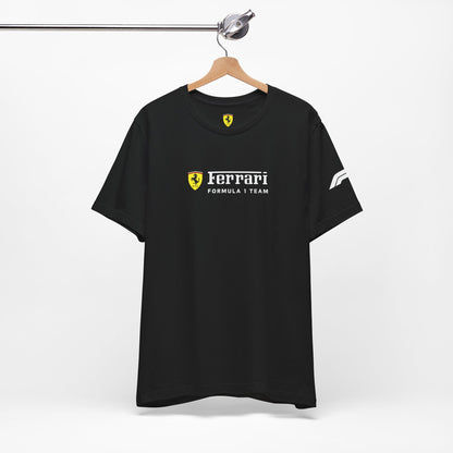 Ferrari Unisex Bella+Canva Ultra Soft T-Shirt – Bequemer Stil – Scuderia und Formel-1-Team – Geschenk für den Auto-Enthusiasten – Auto-Show-Ausrüstung
